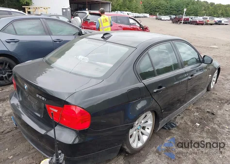 2011 BMW 328 Xi Sulev z USA, uszkodzony, nr VIN WBAPK5G57BNN79689